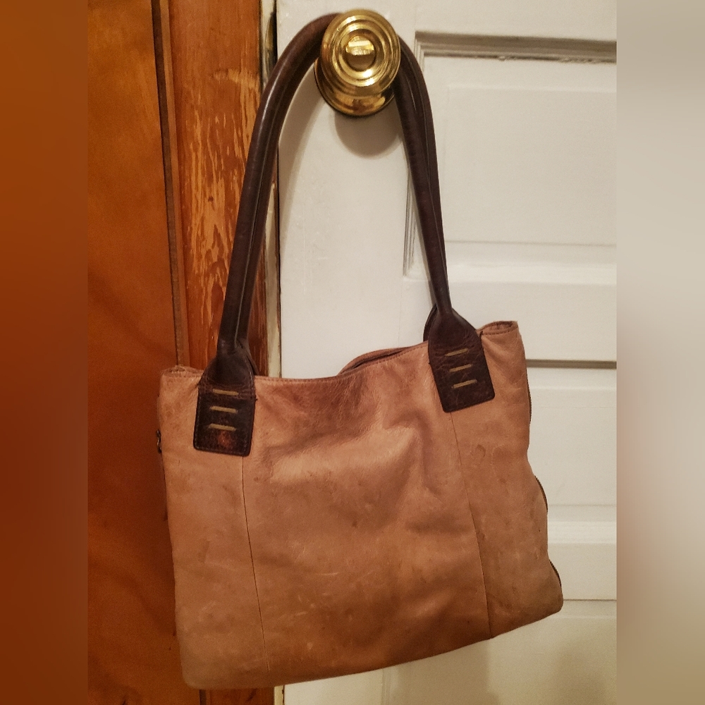 Cynthia Rowley genuine leather shoulder handbag 👜